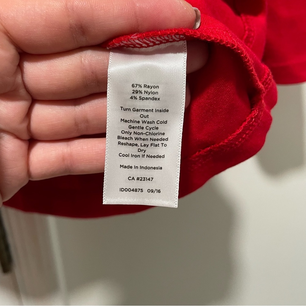 Talbots Red Ponte Knit Split Neck Top with Bow
Detail 3/4 Sleeved Blouse top S - Picture 12 of 14